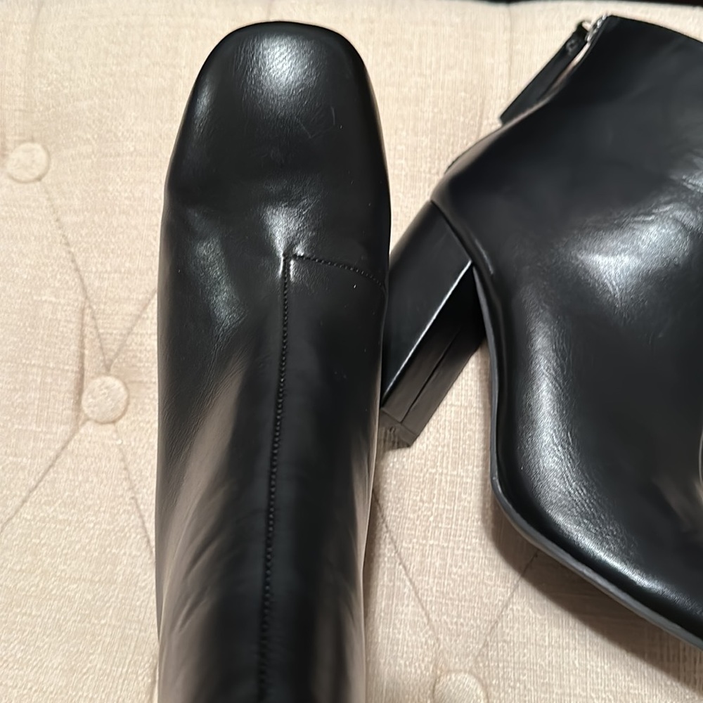 Blk booties - Picture 5 of 5